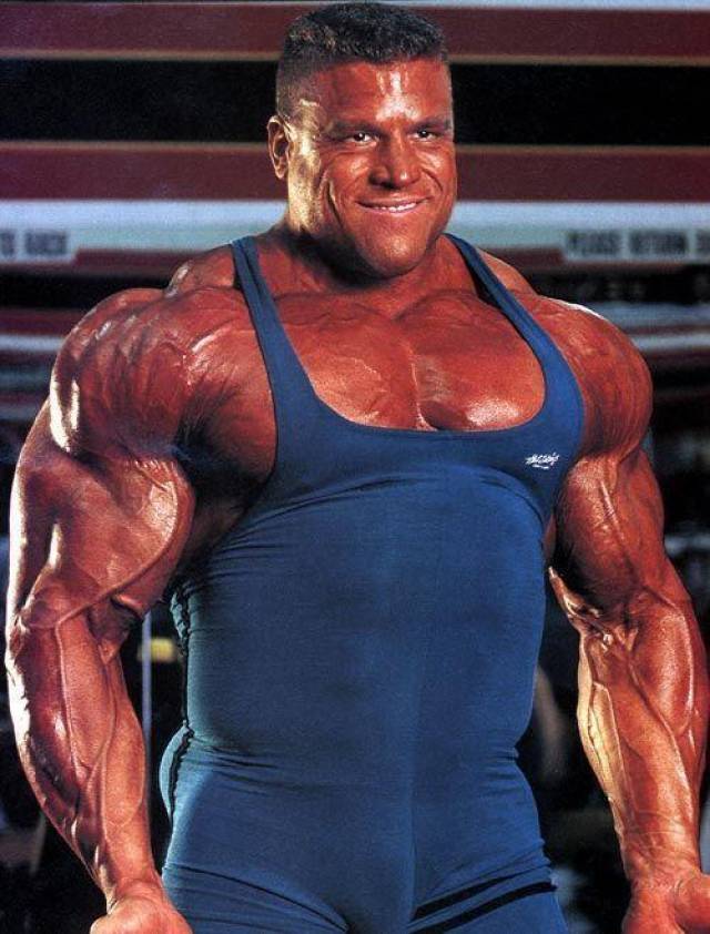 曾是世界上最大的肌肉男体重超过350斤这视觉冲击力很强