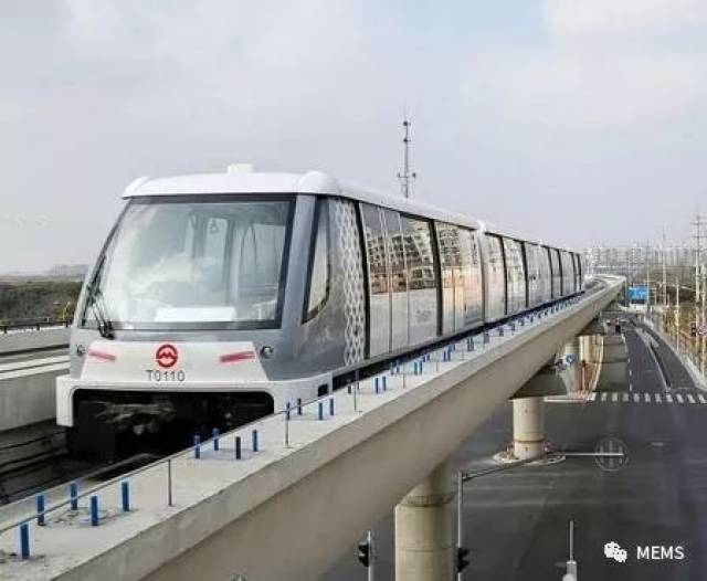 上海首条胶轮路轨全自动无人驾驶apm线浦江线正式载客试运营