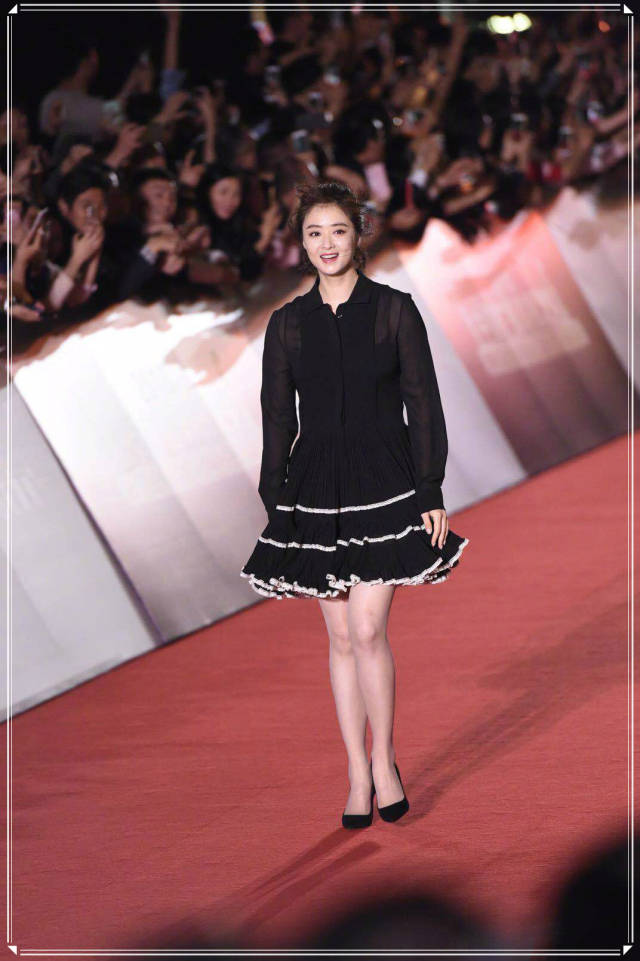 蒋欣瘦到都敢穿短裙了,这腿细得简直不敢认,网友:减肥成功了?