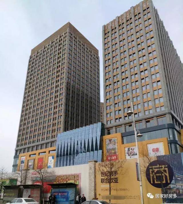 预计今年9月份正式开业 购物中心地下一层是欧亚超市 地上有 购物