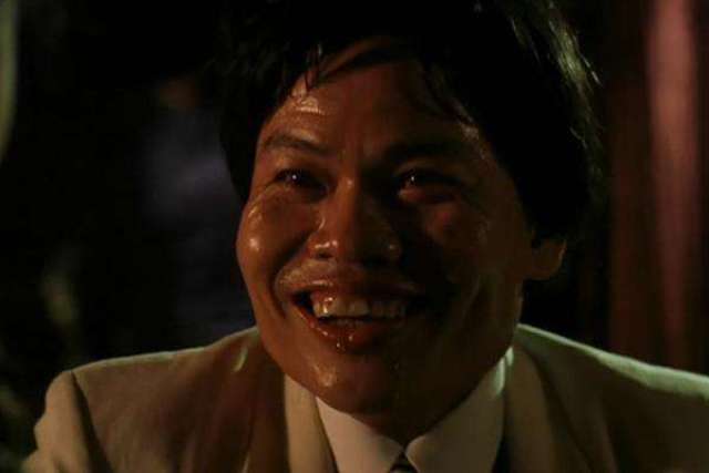 他在电影里一直是丑角,在向太炮轰星爷的时候,他站出来力挺星爷_手机