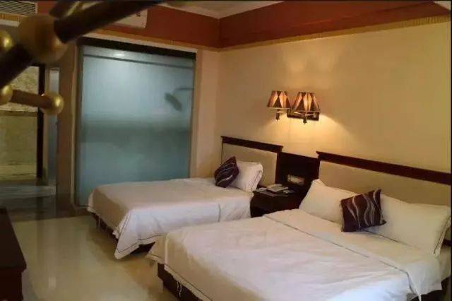 台 山 下 川 桂 园 酒 店 酒店位于下川岛王府州旅游区内,邻近南澳