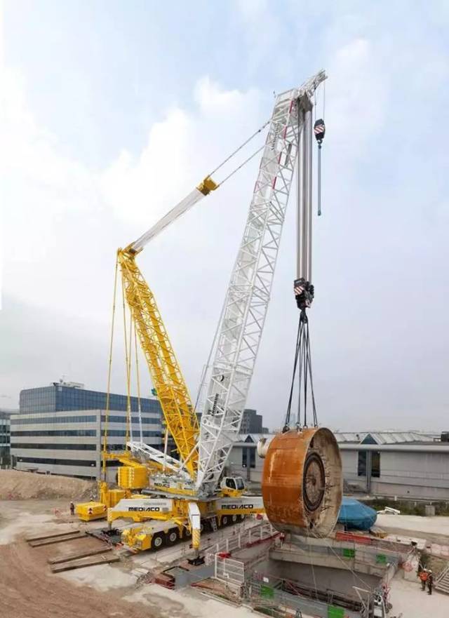 【精彩图集】强硬的金刚!利勃海尔lg 1750桁架臂起重机作业赏析