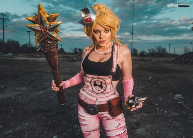 末世风格《马里奥》碧琪公主cos 手持大棒野性十足