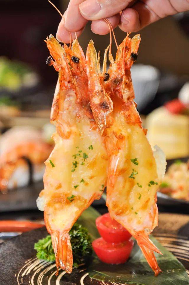 还冒着热气的玫瑰虾