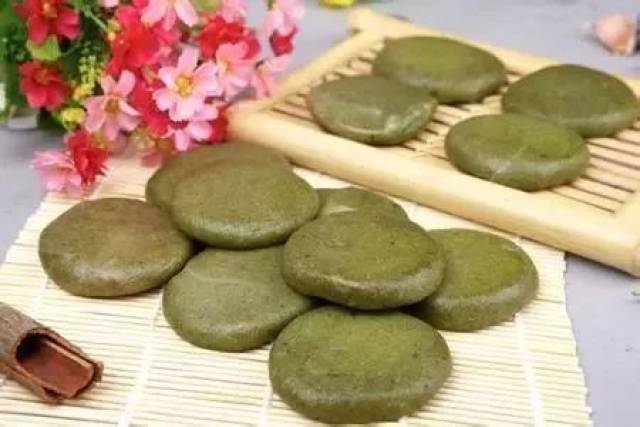 东北银答道:" 俺们那旮沓这时候还没长草呢.