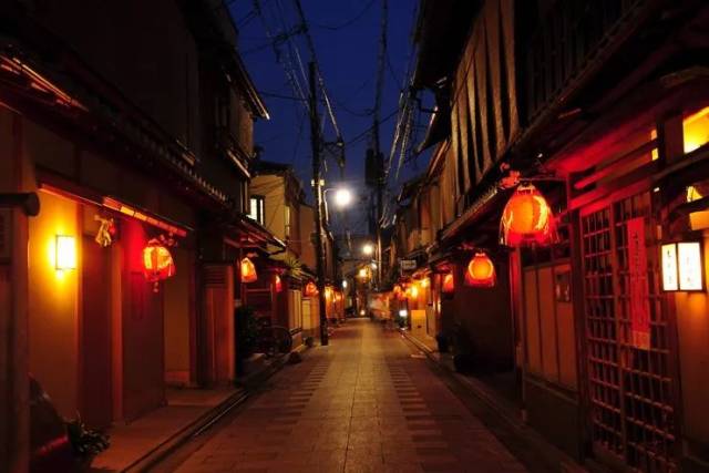 "春宵一刻值千金"——探访京都的烟花巷|京都·旅行