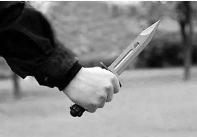 梦里梦见因心爱之人被追杀,朋友遭砍杀,潜意识的警示还是无稽之谈? 梦里梦见因心爱之人被追杀,朋友遭砍杀,潜意识的警示还是无稽之谈?