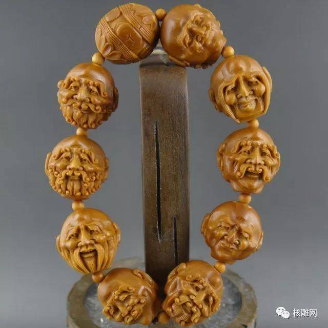 须吟笙师从殷根福,在殷派基础上,融入个人风格,开创二代罗汉流.