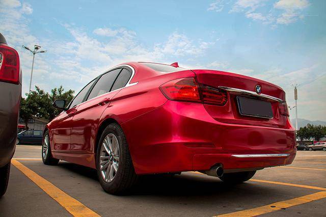 朱砂红,本来是真不考虑红色的车.