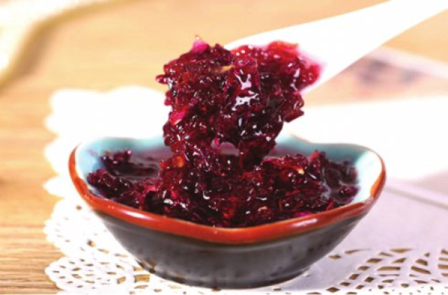 给老佛爷制作一料玫瑰膏,竟然用了300天