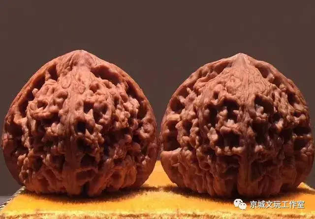 文玩核桃，到底珍贵在哪里_搜狐网