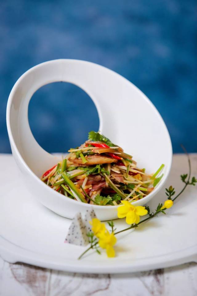 特发声明:徐州六中对面的龙虾馆太不务正业!但