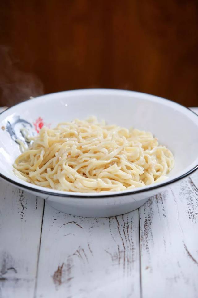 特发声明:徐州六中对面的龙虾馆太不务正业!但