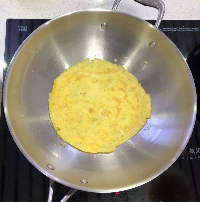 番茄炒蛋太普通,来一道与众不同的番茄鸡蛋饼吧