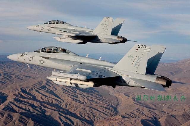 美军ea-18g"咆哮者"电子战飞机