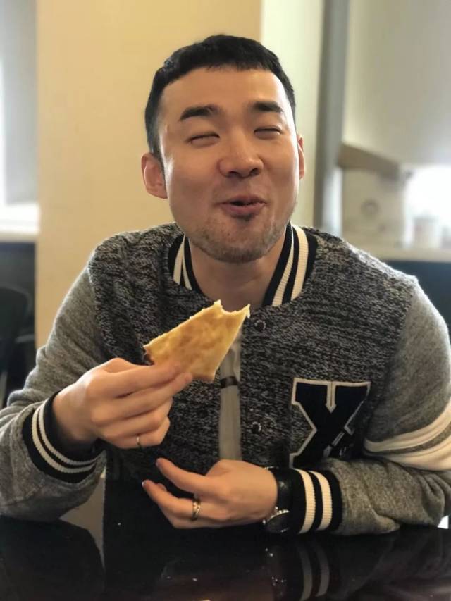 杨永清朋友圈曝光卢卡斯神秘女友vivi现身