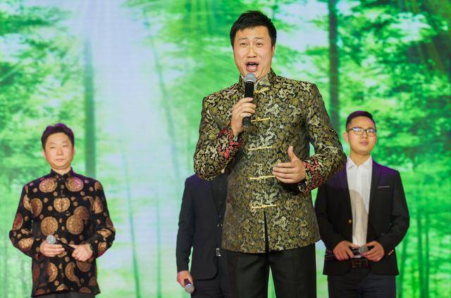 全国200余名男高音成都论剑 川音老师雍建军《峨眉酒家》破茧而出