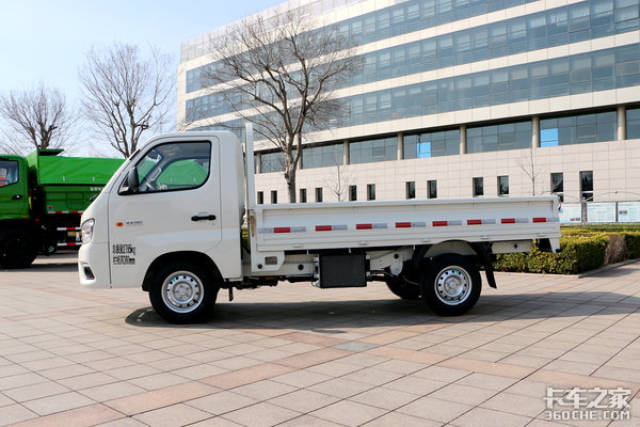 祥菱微卡是福田全新研发并且即将上市的高端微卡车型,其轿车化的设计
