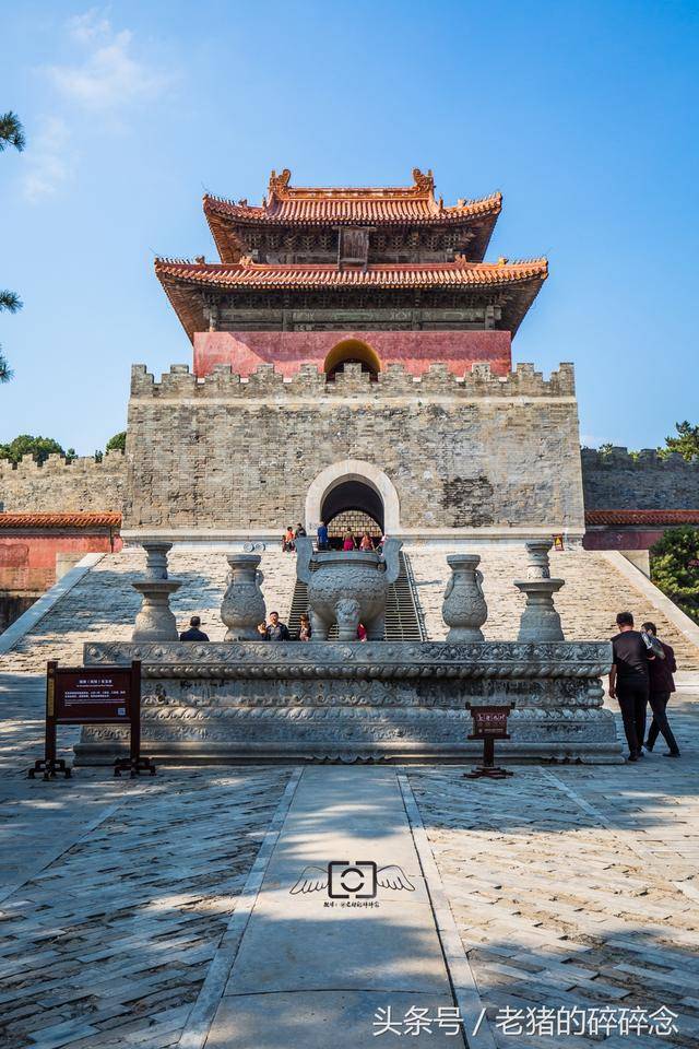 它的雏形是凤阳皇陵内陵城四面的城楼,到了南京孝陵,明楼只剩下正面