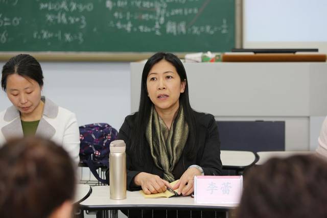 老师的开题陈述后,来自中央电教馆教育信息资源开发部的李蕾博士用了"