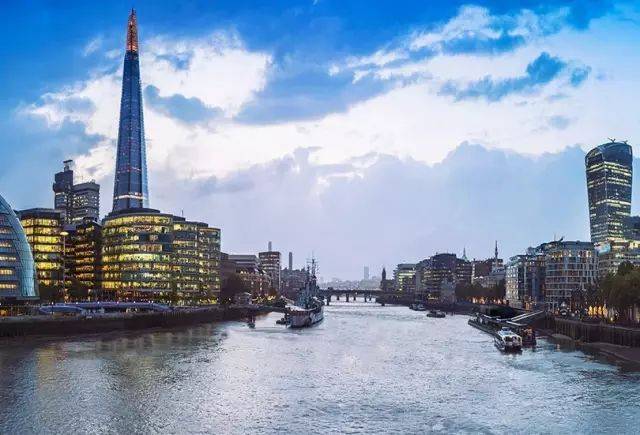 伦敦著名建筑如the shard"碎片大厦,塔桥,还有众多伦敦豪华酒店