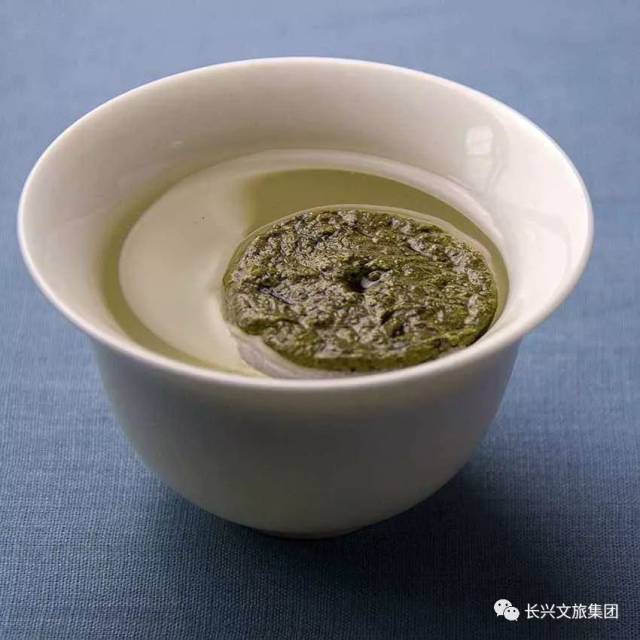 青翠芳馨,嗅之醉人,啜之赏心 紫笋茶饼