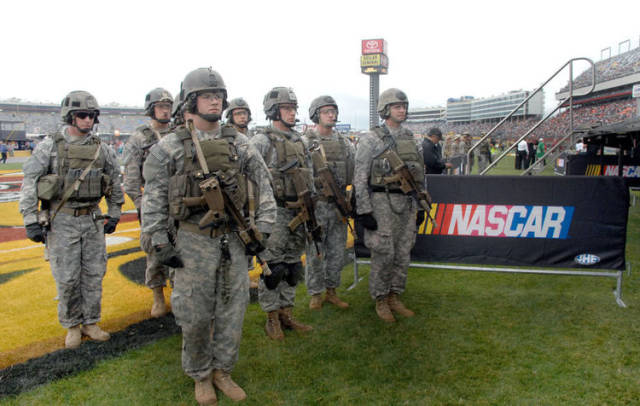 特种部队专用枪:scar突击步枪