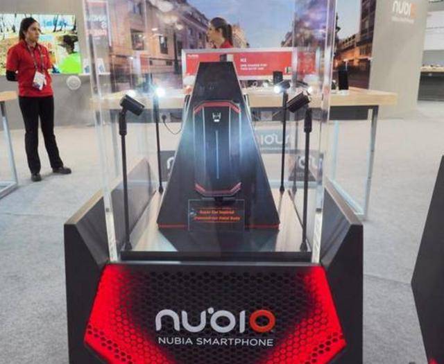 小米黑鲨电竞手机最大对手本月19日发布:超跑