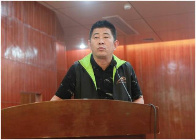 金溪面包商会常务副会长方建平发言