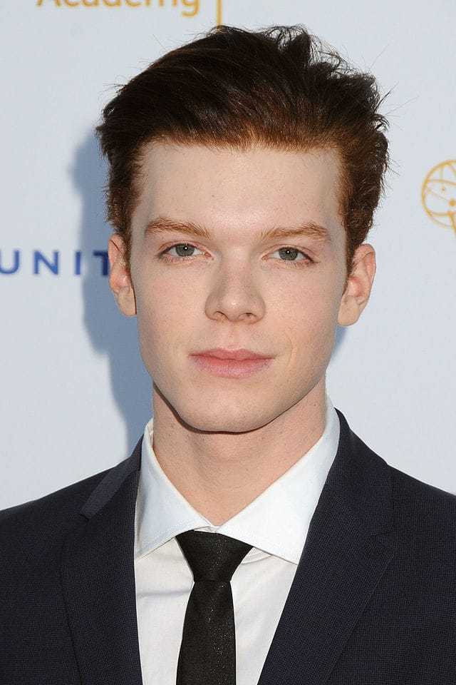 前浪拍在沙滩上——看哪些90后会成为新的超级巨星!