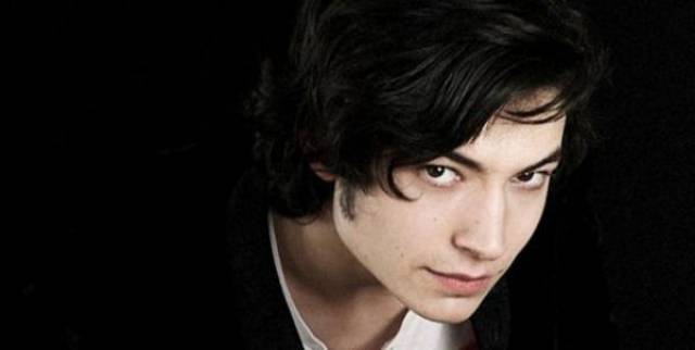 埃兹拉·米勒ezra miller