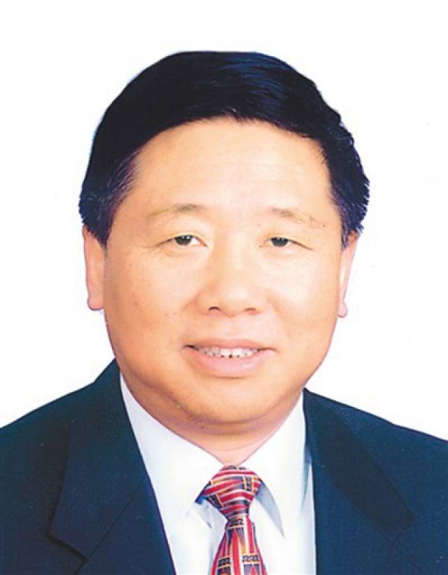 叶小文(全国政协委员)  张红(人民日报海外版主任编辑)  王栋(北京