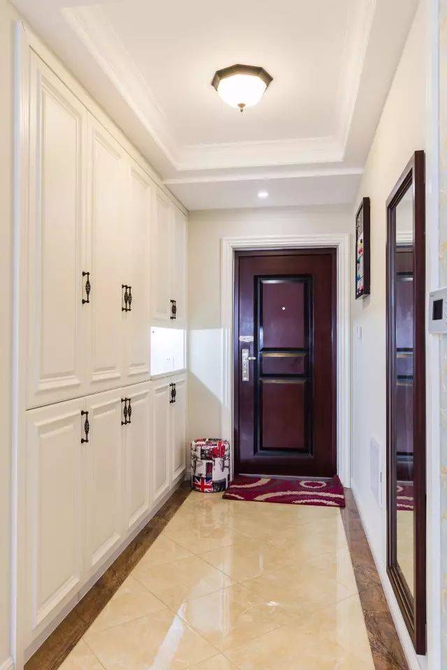 玄关地面这样装,非常漂亮,太有面子了!