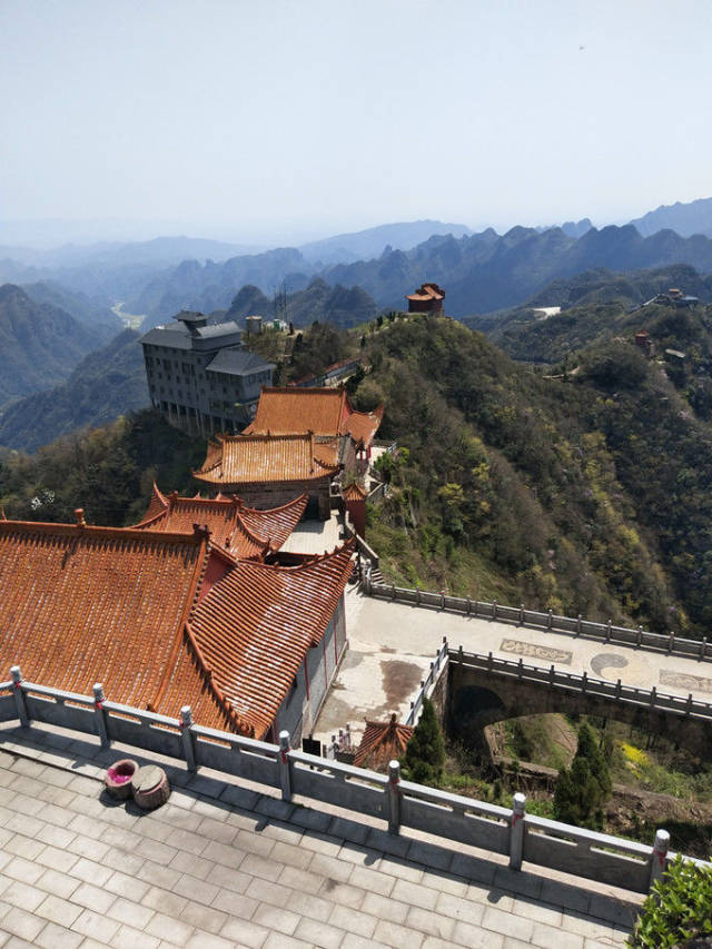 与叔婶3月28日湖南张家界慈利五雷山特此烧香拜佛一日游