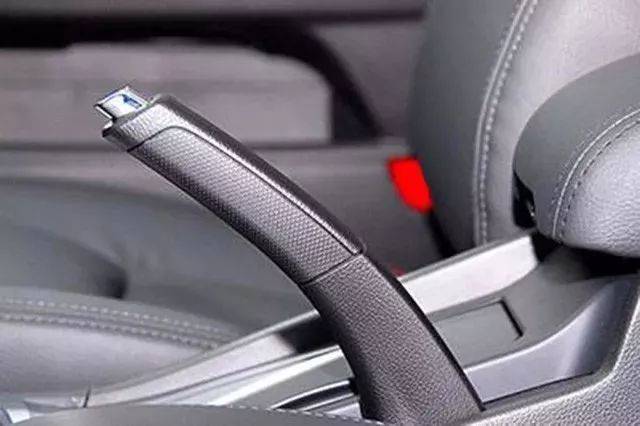 机械手刹:有几个老司机需要每天手刹漂移过弯?