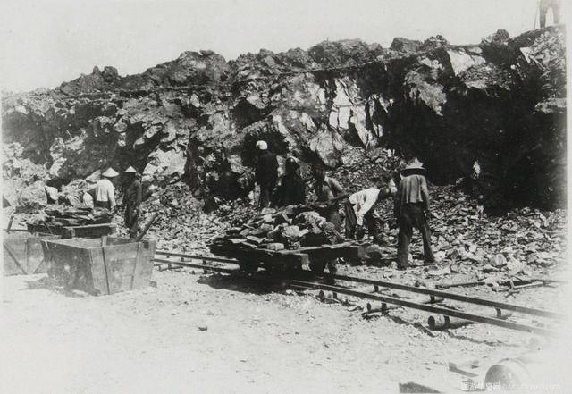 183回第9张(1939年10月出版),位于临江大栗子沟的煤矿开采现场