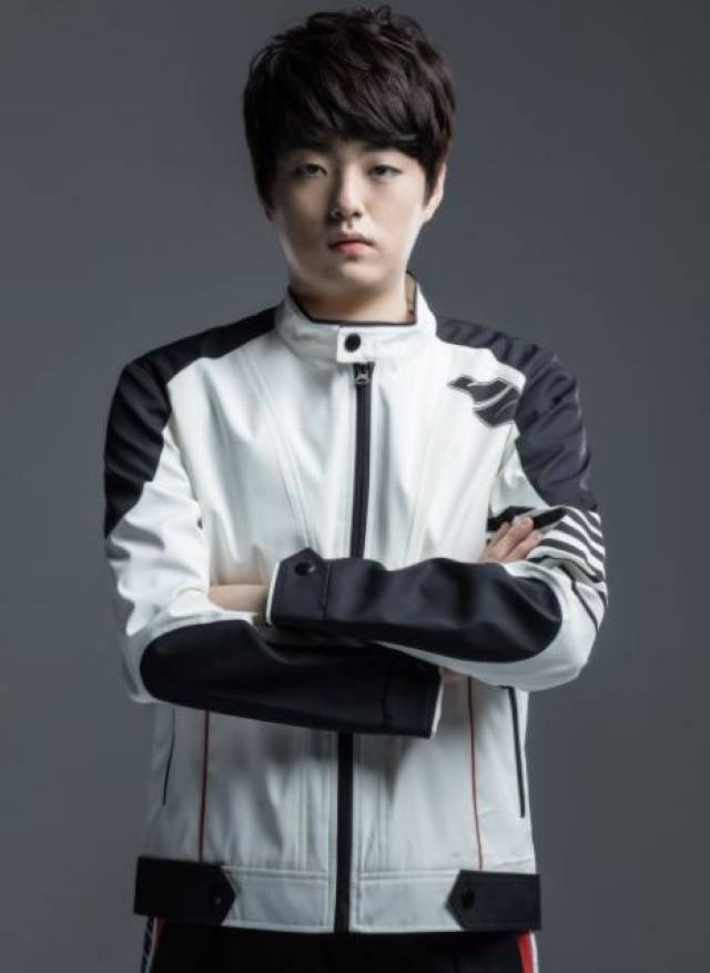 常规赛场均死亡数最少选手:jdg.loken 场均死亡1.2次(出场超过10次)