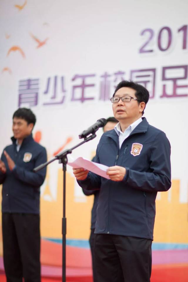 (苏州市副市长曹后灵) 苏州市副市长曹后灵莅临开幕式现场,宣布比赛