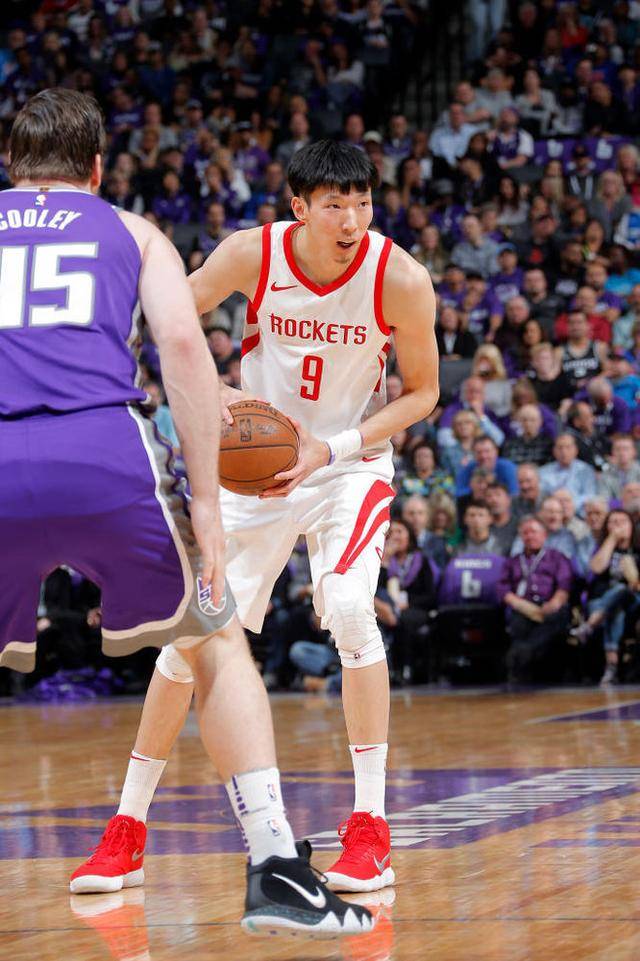 火箭最后一场给周琦进季后赛名单机会 大魔王