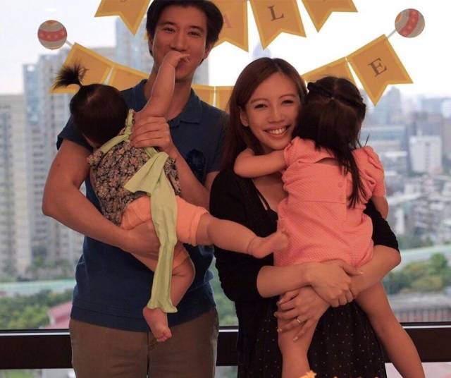 王力宏演唱会现场宣布夏天迎来第三个小孩 五年抱仨恭喜二哥二嫂_手机