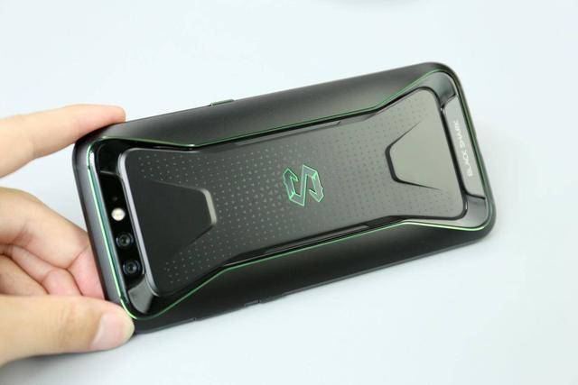 黑鲨游戏手机首发评测:享受极客体验,高端阵营