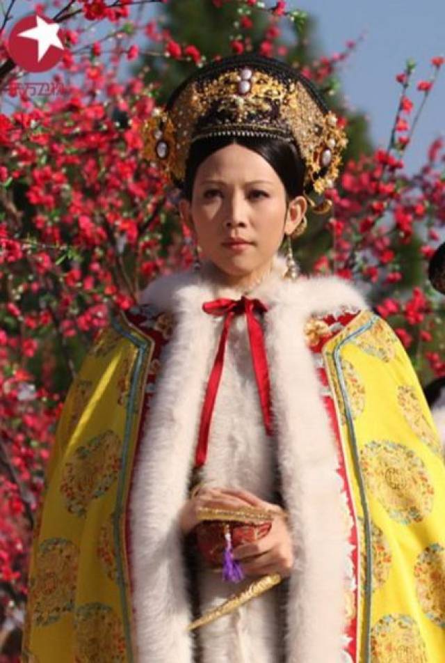 盘点《甄嬛传》中的"斗篷装",孙俪单纯可爱,蔡少芬让人惶恐