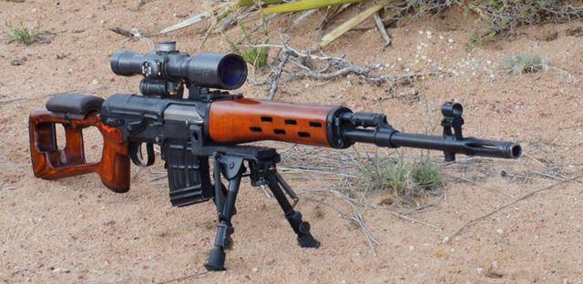 svd狙击步枪基本数据: 全枪长度:1220毫米 枪管长度:620毫米 空枪重量