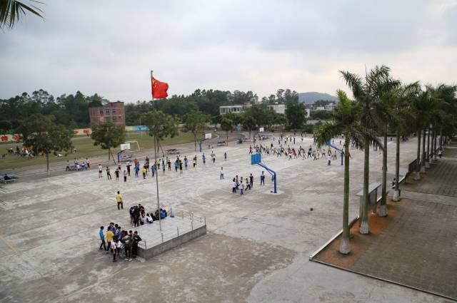 河唇中学校园一角