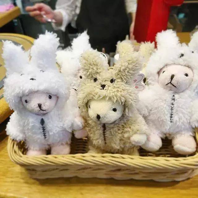 周末,日本小女生都会去Tully's coffee约一波兔耳