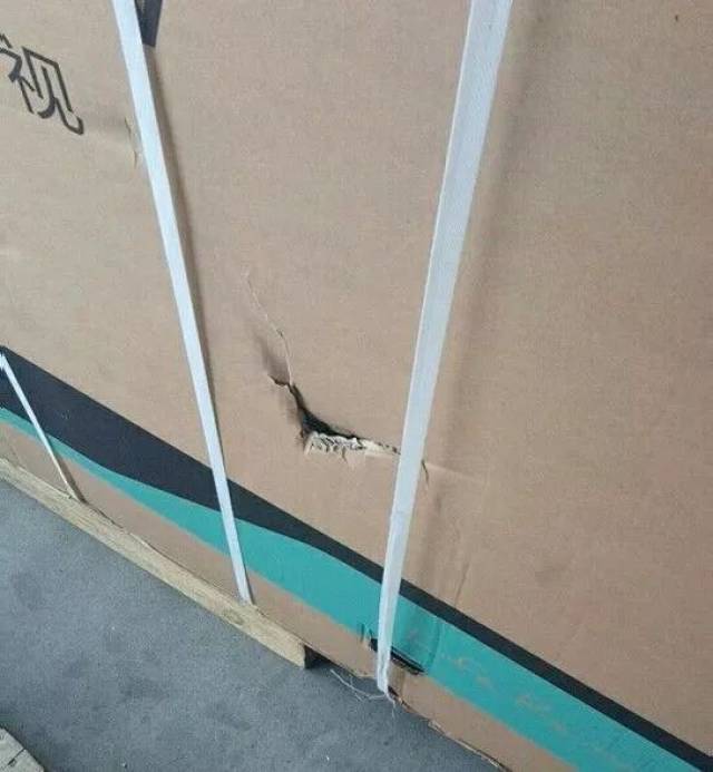 电视包装纸箱有明显破损