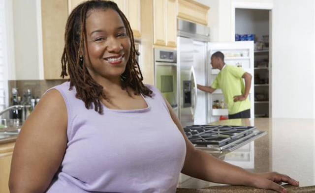 这个国家的女孩以胖为美从小被安排增肥计划越胖越好出嫁