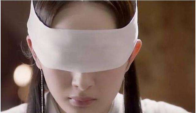 古装剧中女星蒙眼睛: 个个美翻了, 谁知看到最后一个画风却变了!