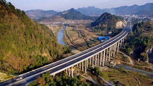 連接涪陵區白濤,龍橋,李渡三大工業園區 屆時,重慶到武陵山景區的車程